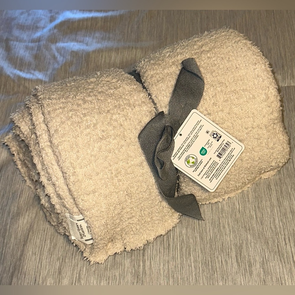Better Homes And Gardens Throw Blanket - Cream - 50”x72” - NWT